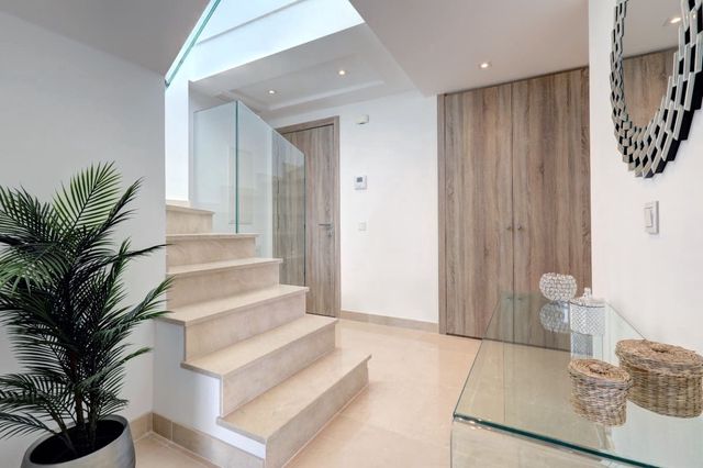 Ático de 3 habitaciones en Nueva Andalucia, Marbella en venta con piscina garaje - 1.180.000 € (Ref: 9780420)