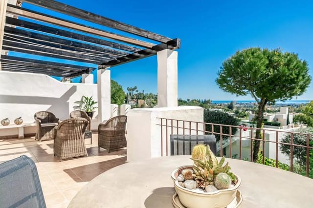 3 slaapkamer Penthouse te koop in Nueva Andalucia, Marbella met garage - € 950.000 (Ref: 9783179)