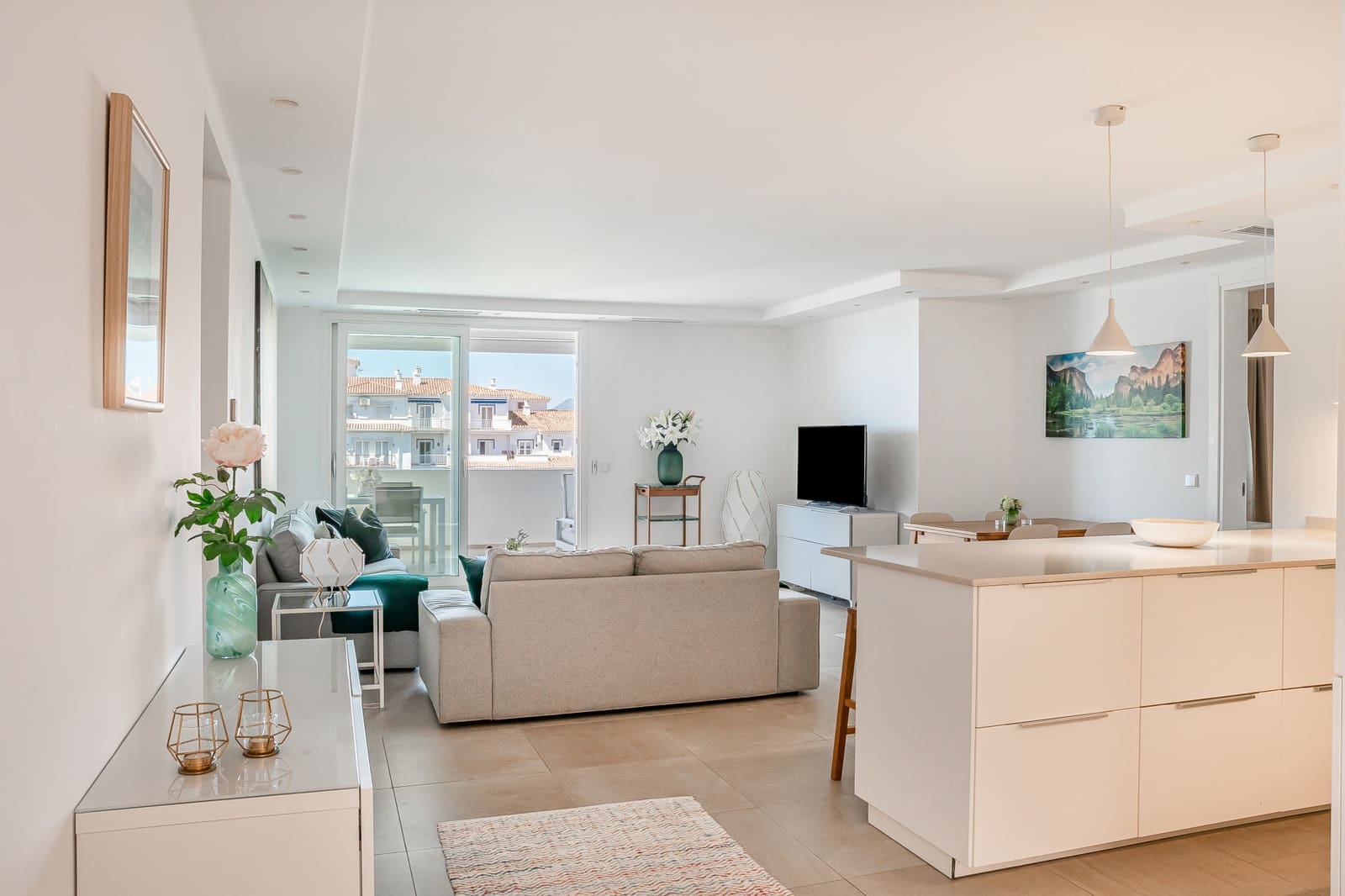 3 sypialnia Apartament na sprzedaż w Marbella z basenem garażem - 1 385 000 € (Ref: 9783669)