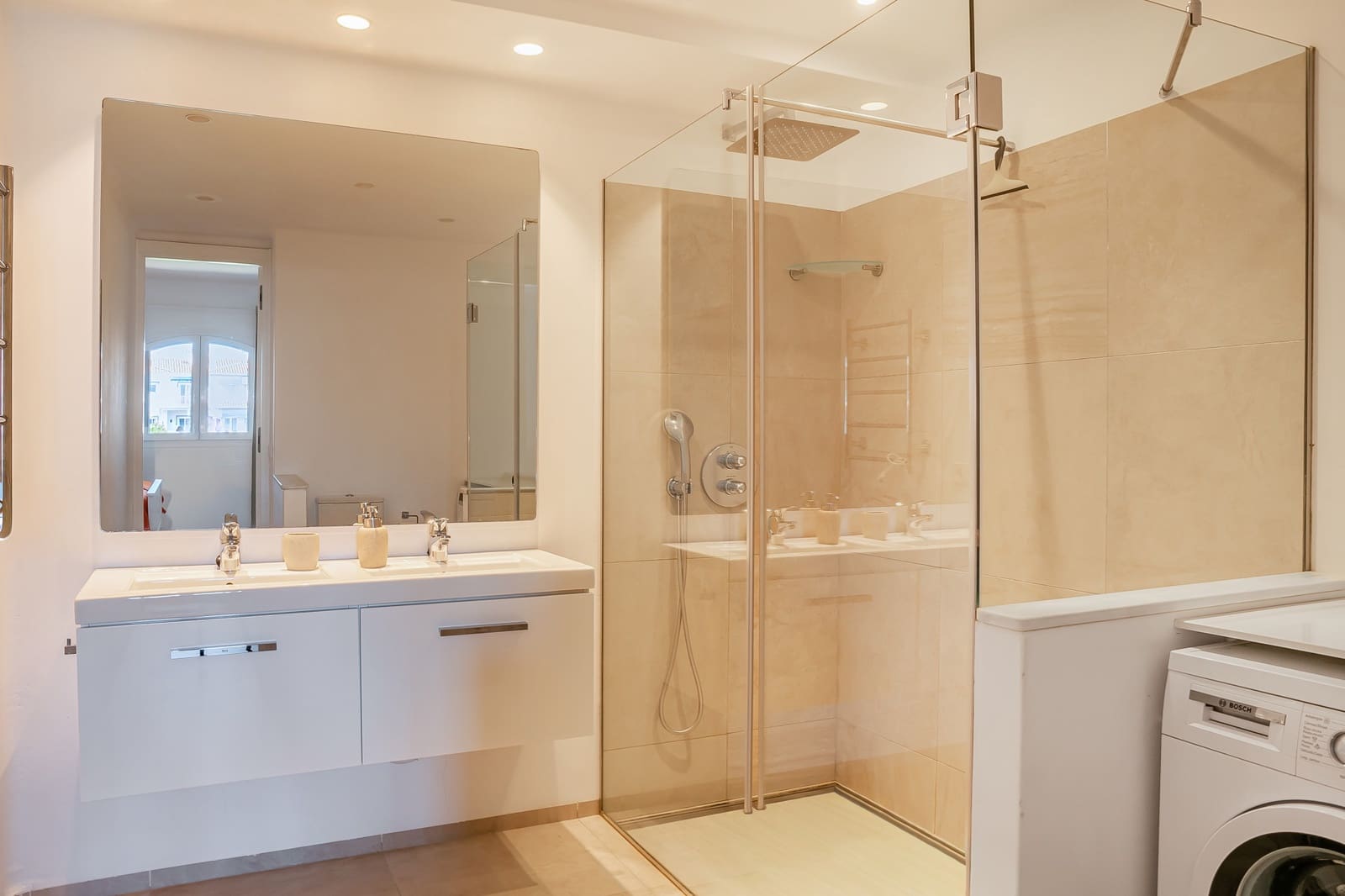 3 sypialnia Apartament na sprzedaż w Marbella z basenem garażem - 1 385 000 € (Ref: 9783669)