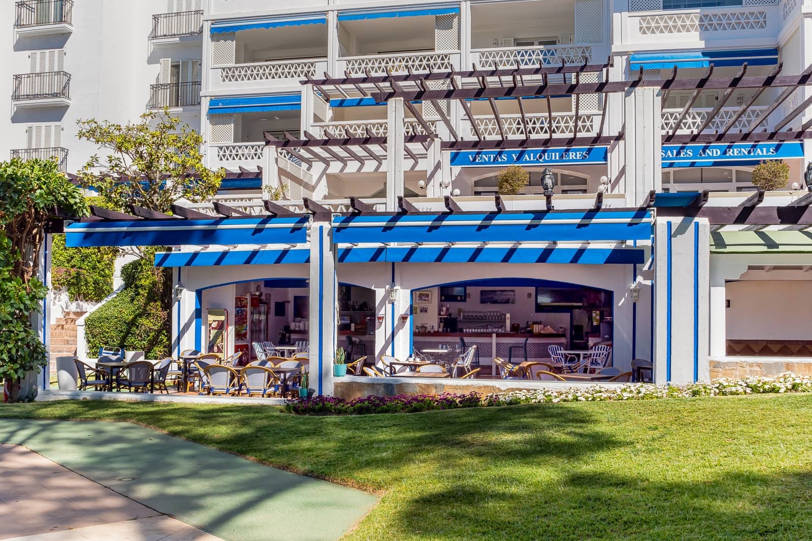 3 sypialnia Apartament na sprzedaż w Marbella z basenem garażem - 1 385 000 € (Ref: 9783669)