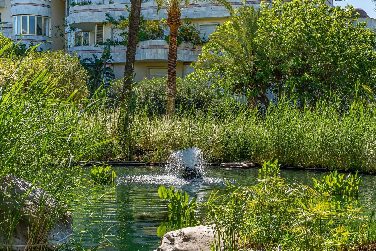 3 sypialnia Apartament na sprzedaż w Marbella z basenem garażem - 1 385 000 € (Ref: 9783669)