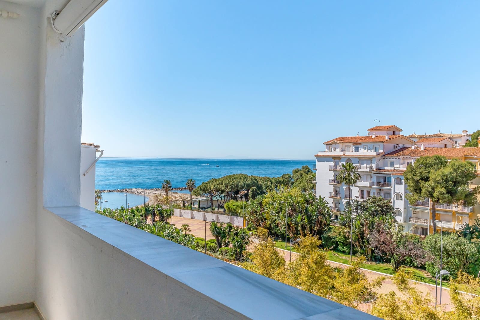 3 slaapkamer Appartement te koop in Marbella met zwembad garage - € 1.385.000 (Ref: 9783669)
