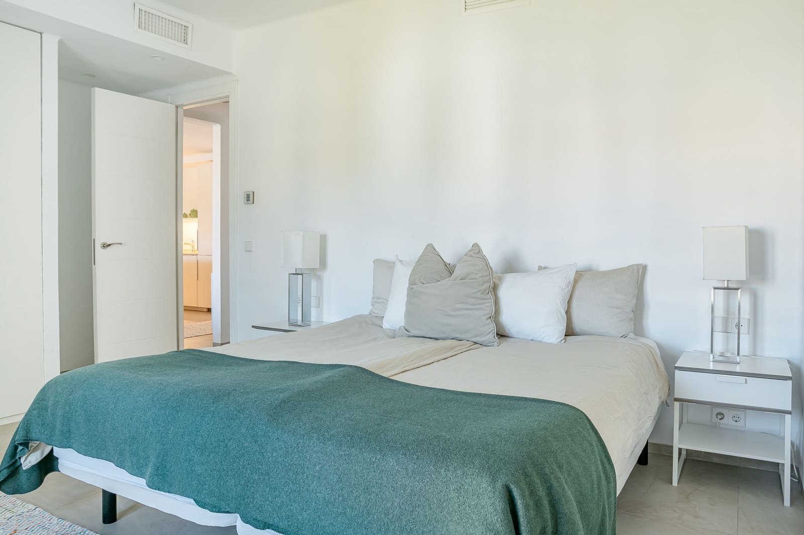 3 slaapkamer Appartement te koop in Marbella met zwembad garage - € 1.385.000 (Ref: 9783669)