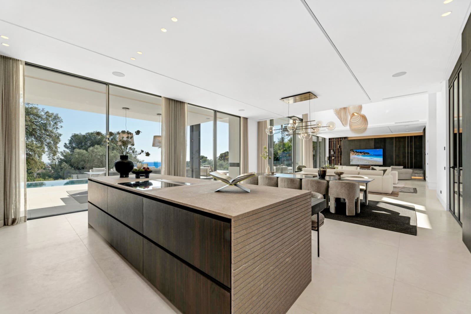 6 soveværelse Villa til salg i Istan med swimmingpool - € 14.950.000 (Ref: 9788265)