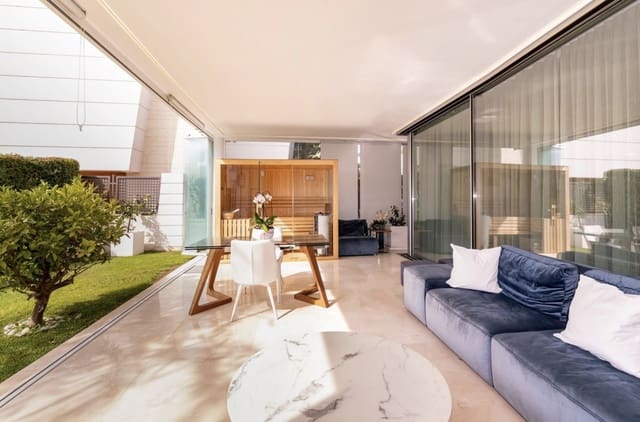 4 soveværelse Villa til salg i San Pedro de Alcantara, Marbella med swimmingpool garage - € 2.700.000 (Ref: 9788266)