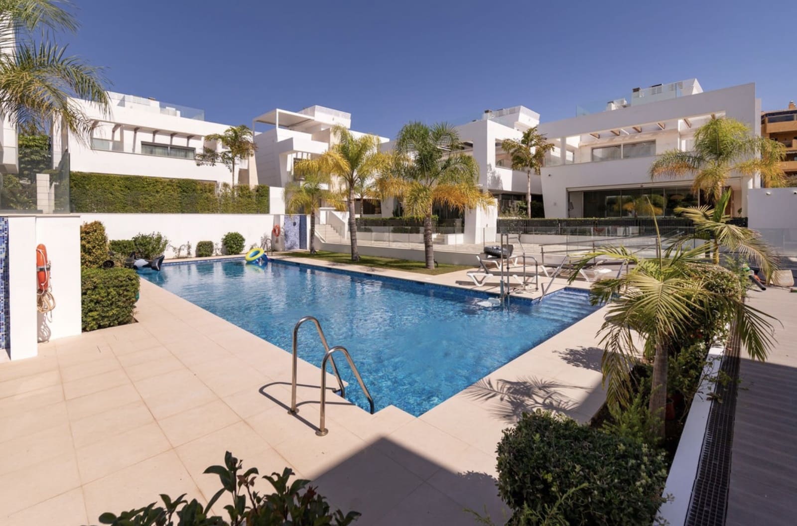 4 soveværelse Villa til salg i San Pedro de Alcantara med swimmingpool garage - € 2.700.000 (Ref: 9788266)