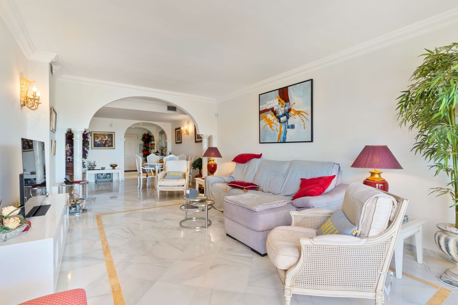 2 soverom Leilighet til salgs i Marbella med svømmebasseng garasje - € 779 000 (Ref: 9788267)