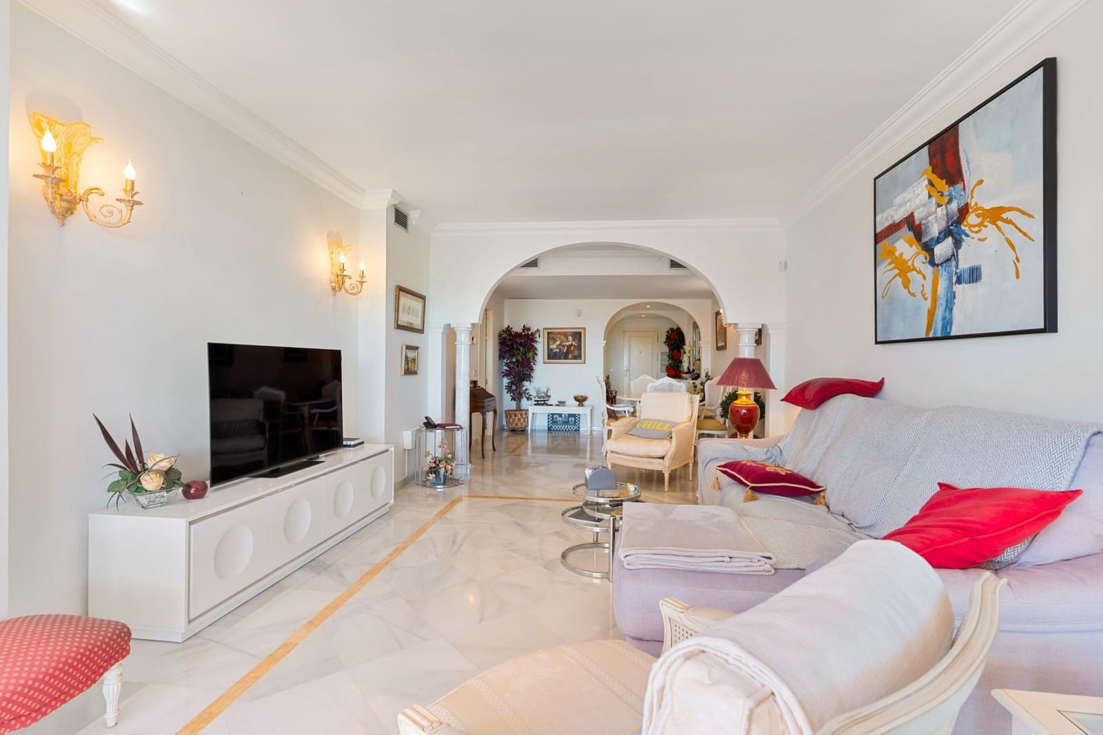 2 soverom Leilighet til salgs i Marbella med svømmebasseng garasje - € 779 000 (Ref: 9788267)