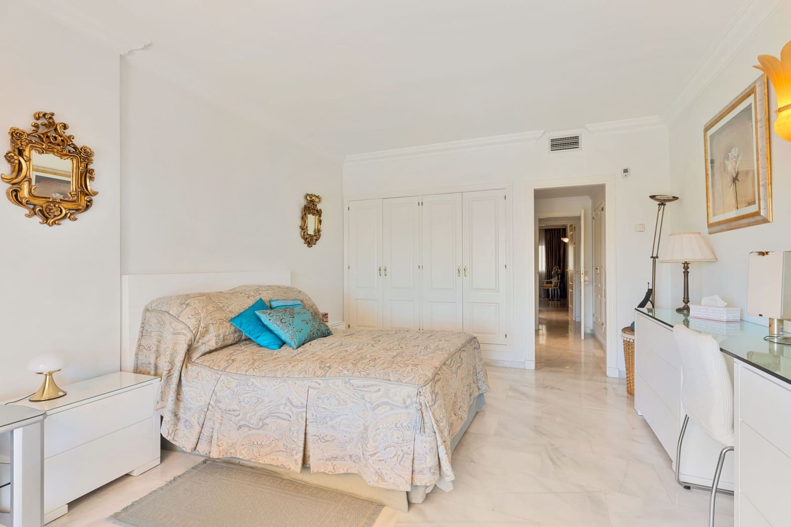 2 soverom Leilighet til salgs i Marbella med svømmebasseng garasje - € 779 000 (Ref: 9788267)