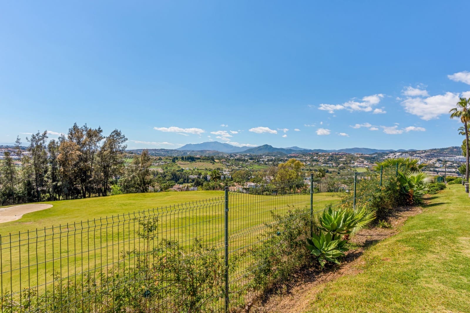 2 soverom Leilighet til salgs i Marbella med svømmebasseng garasje - € 779 000 (Ref: 9788267)