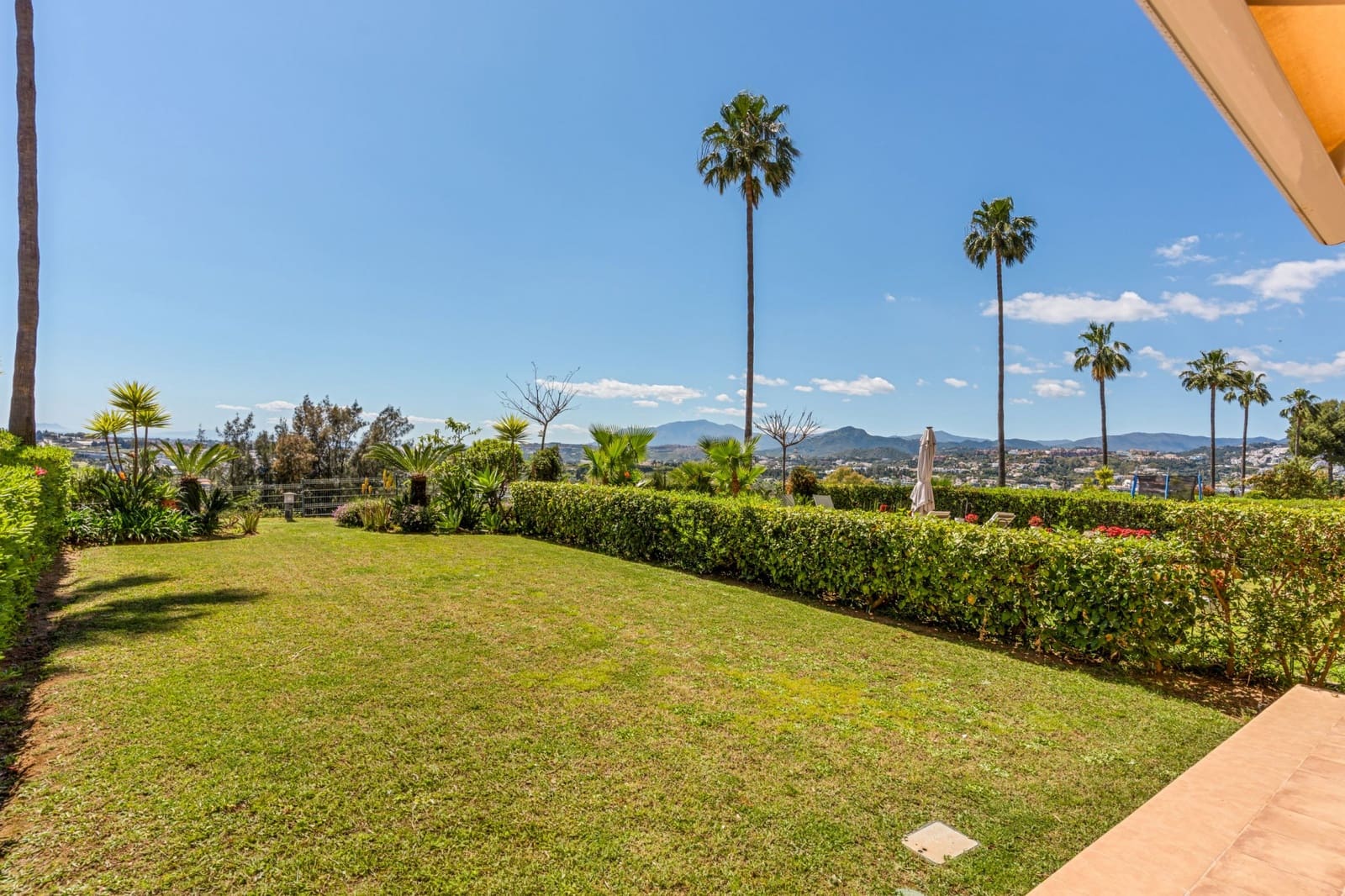 2 soverom Leilighet til salgs i Marbella med svømmebasseng garasje - € 779 000 (Ref: 9788267)