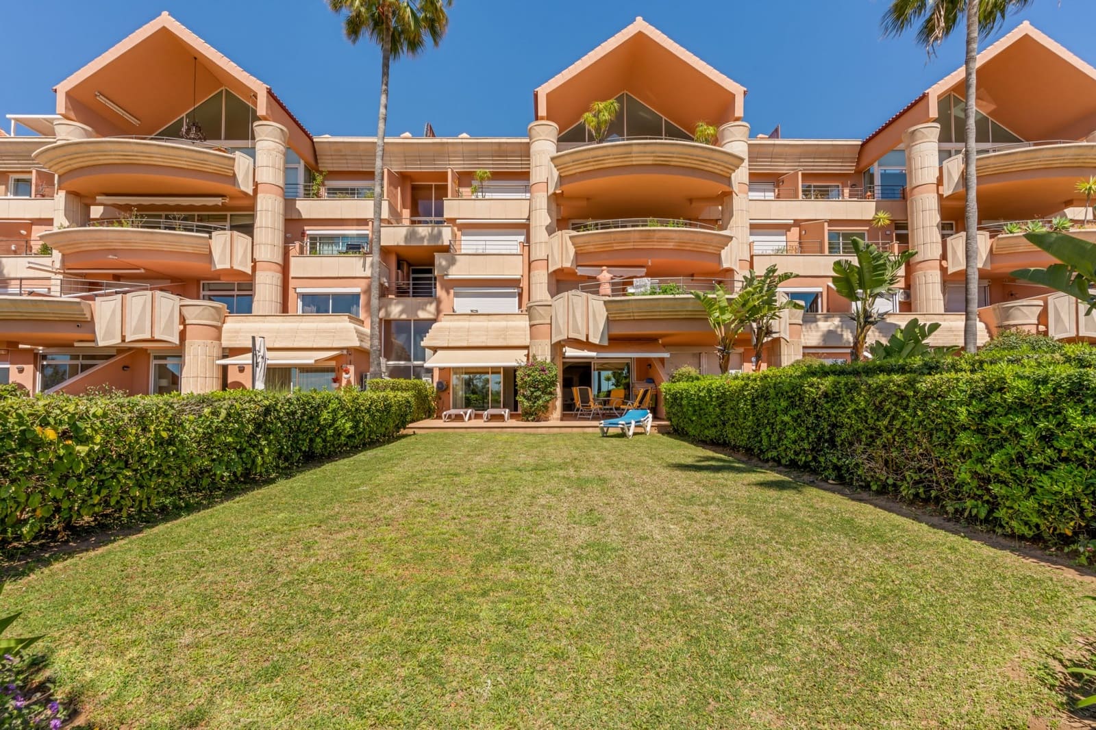 2 soverom Leilighet til salgs i Marbella med svømmebasseng garasje - € 779 000 (Ref: 9788267)