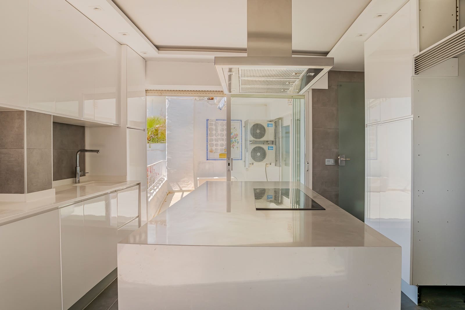 3 chambre Penthouse à vendre à Marbella avec piscine garage - 1 080 000 € (Ref: 9788268)