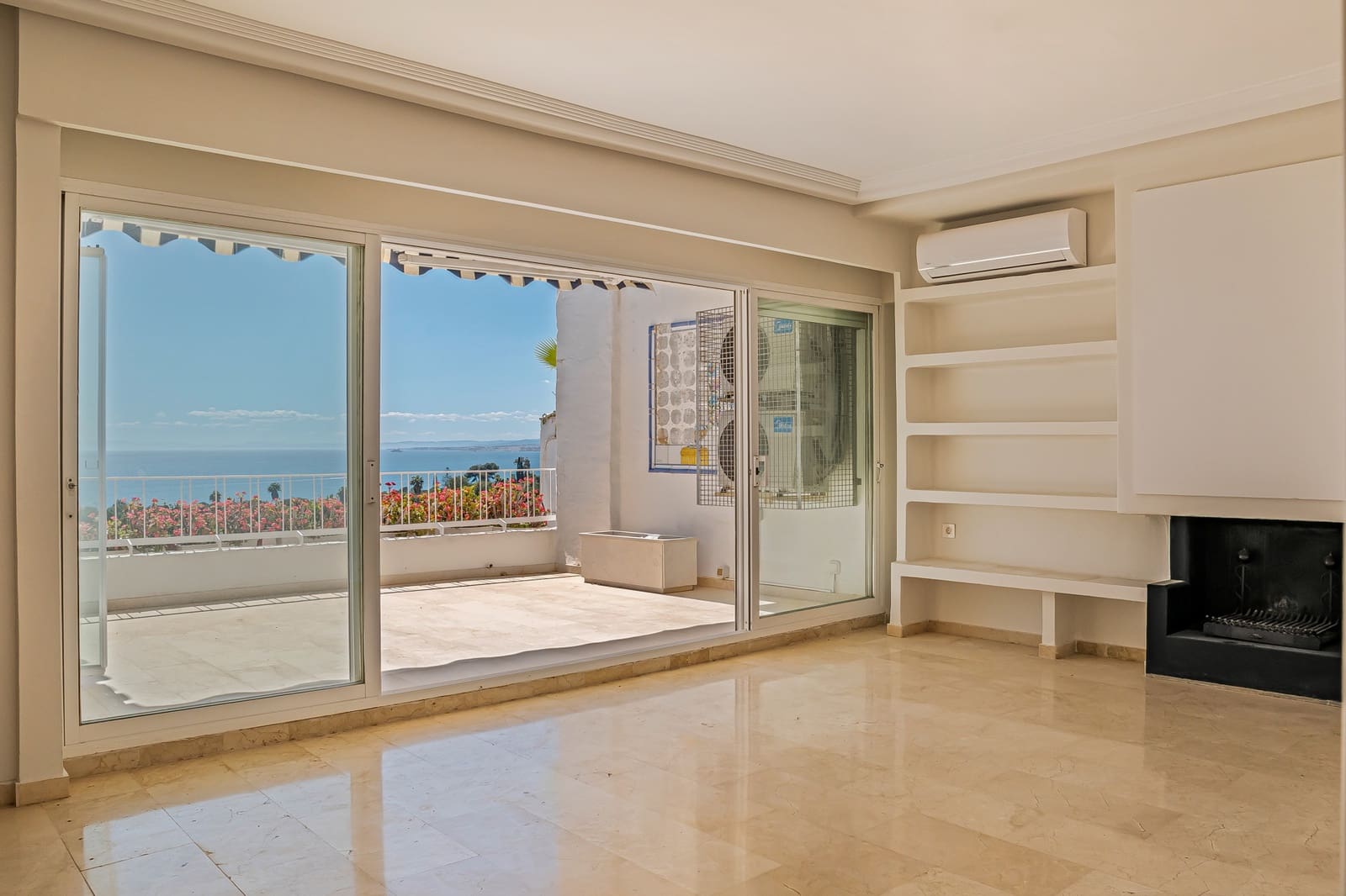 3 chambre Penthouse à vendre à Marbella avec piscine garage - 1 080 000 € (Ref: 9788268)