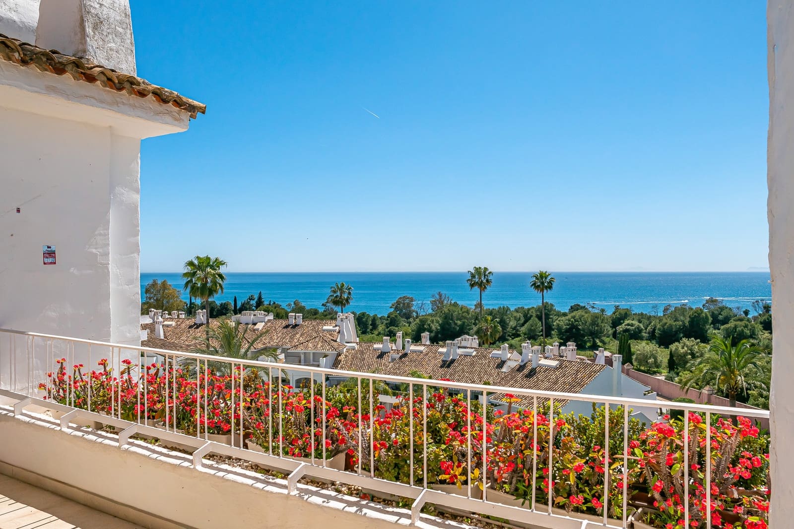 3 chambre Penthouse à vendre à Marbella avec piscine garage - 1 080 000 € (Ref: 9788268)