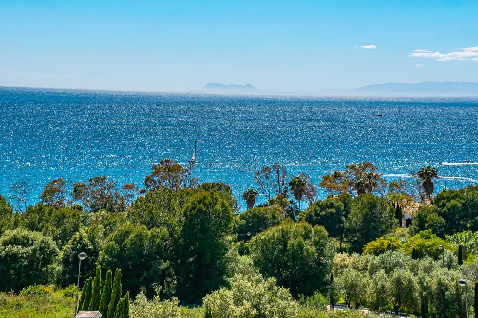 3 chambre Penthouse à vendre à Marbella avec piscine garage - 1 080 000 € (Ref: 9788268)