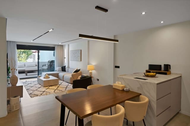 3 sovrum Lägenhet till salu i Nueva Andalucia, Marbella med garage - 850 000 € (Ref: 9796937)