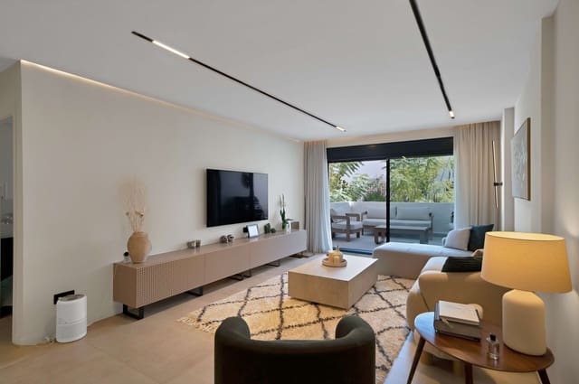 3 sovrum Lägenhet till salu i Nueva Andalucia, Marbella med garage - 850 000 € (Ref: 9796937)