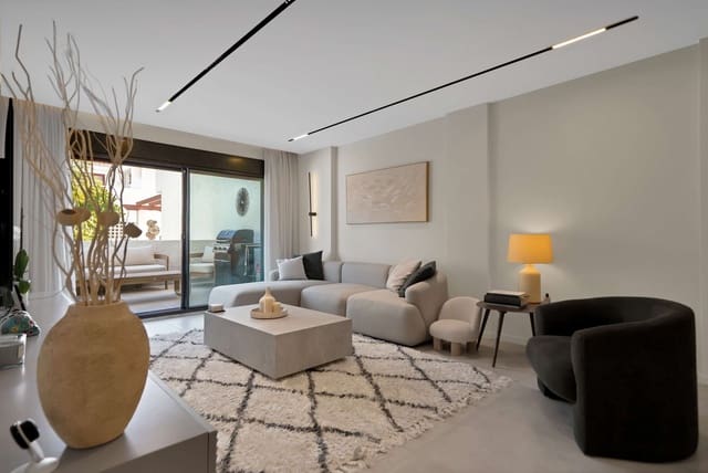 3 sovrum Lägenhet till salu i Nueva Andalucia, Marbella med garage - 850 000 € (Ref: 9796937)