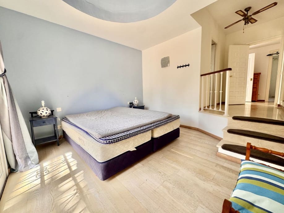 2 chambre Maison de Ville à vendre à Marbella avec piscine - 775 000 € (Ref: 9799065)