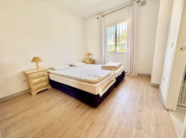 2 sovrum Hus till salu i Marbella med pool - 775 000 € (Ref: 9799065)