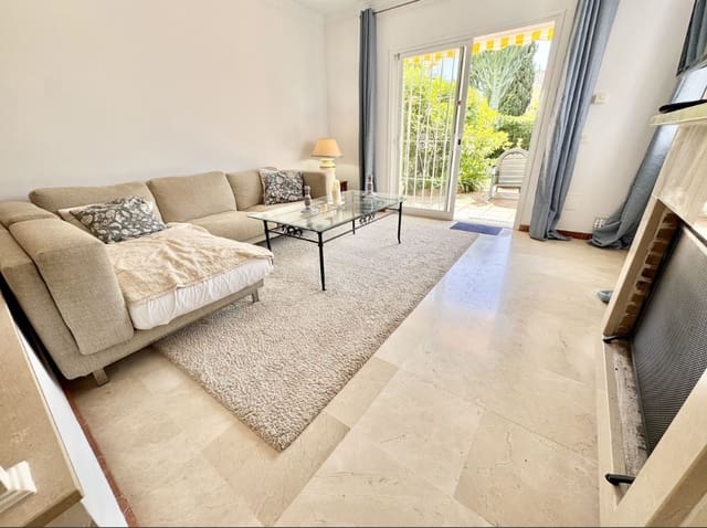 2 sovrum Hus till salu i Marbella med pool - 775 000 € (Ref: 9799065)