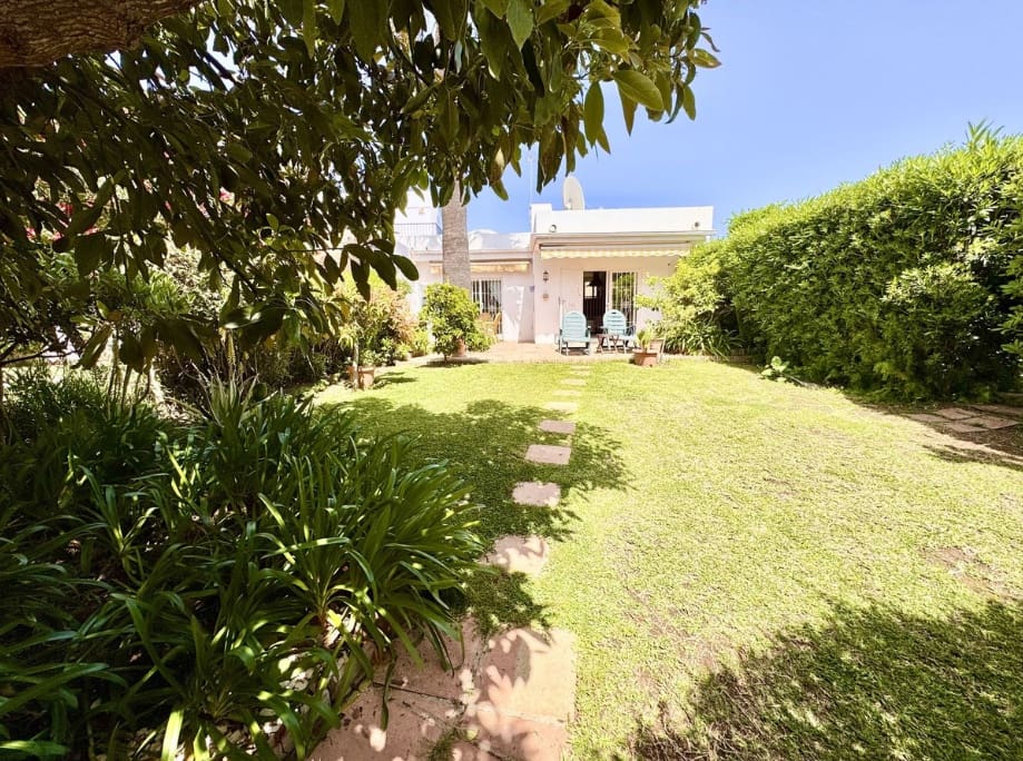 2 chambre Maison de Ville à vendre à Marbella avec piscine - 775 000 € (Ref: 9799065)