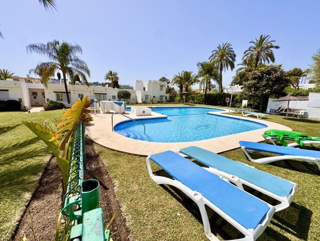2 sovrum Hus till salu i Marbella med pool - 775 000 € (Ref: 9799065)