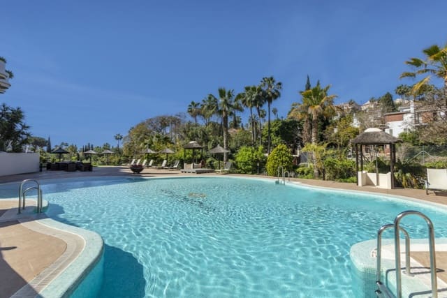 2 sypialnia Apartament na sprzedaż w Marbella z basenem garażem - 475 000 € (Ref: 9799068)