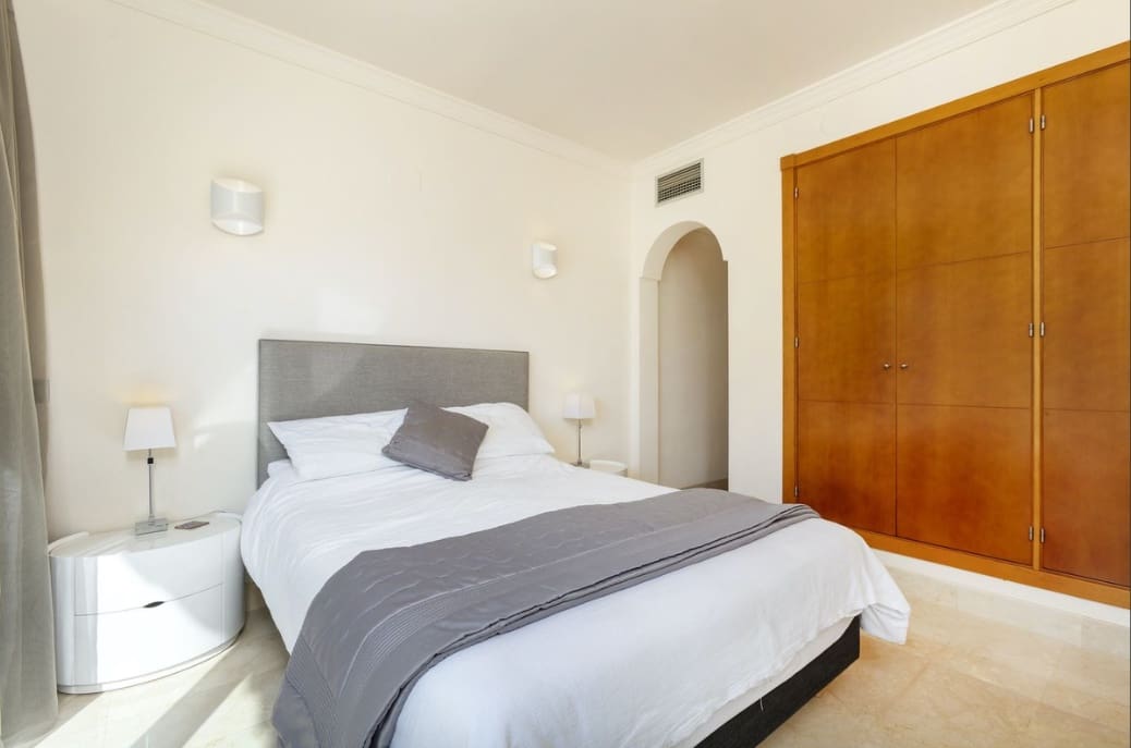 2 sypialnia Apartament na sprzedaż w Marbella z basenem garażem - 475 000 € (Ref: 9799068)