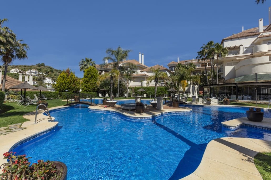 2 sypialnia Apartament na sprzedaż w Marbella z basenem garażem - 475 000 € (Ref: 9799068)