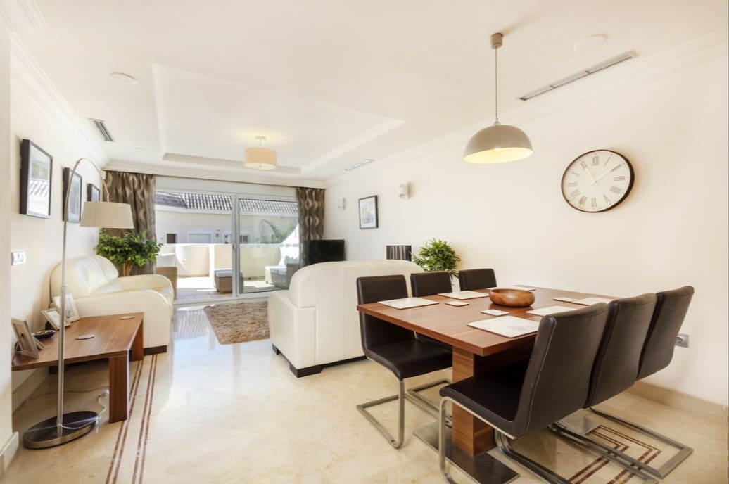 2 sypialnia Apartament na sprzedaż w Marbella z basenem garażem - 475 000 € (Ref: 9799068)