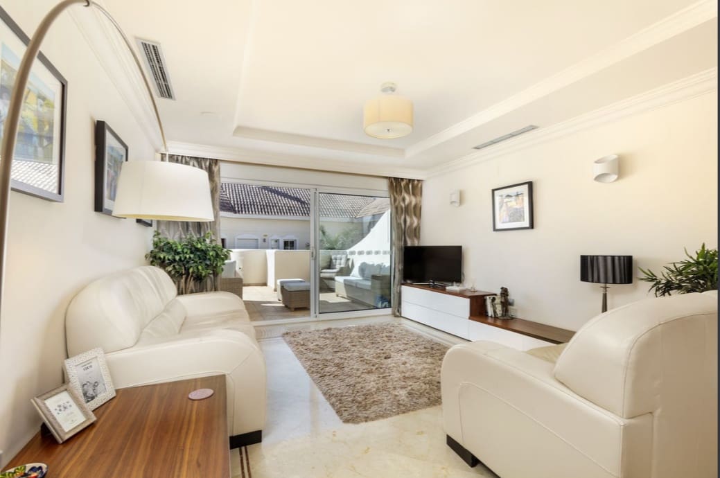 2 sypialnia Apartament na sprzedaż w Marbella z basenem garażem - 475 000 € (Ref: 9799068)