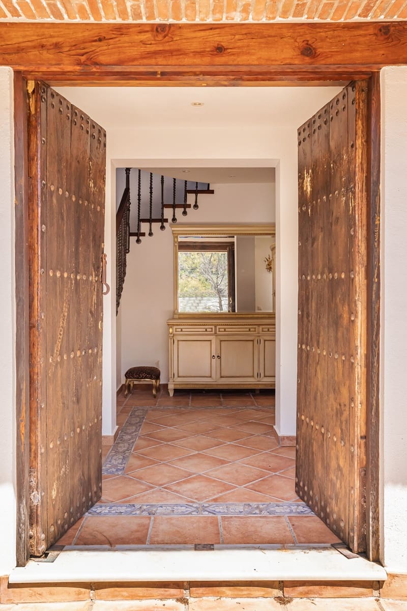 8 sovrum Villa till salu i Benahavis med pool garage - 2 495 000 € (Ref: 9804163)