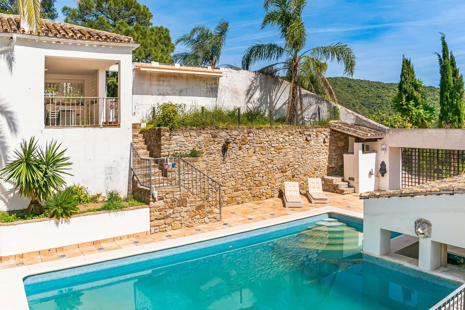 8 sovrum Villa till salu i Benahavis med pool garage - 2 495 000 € (Ref: 9804163)