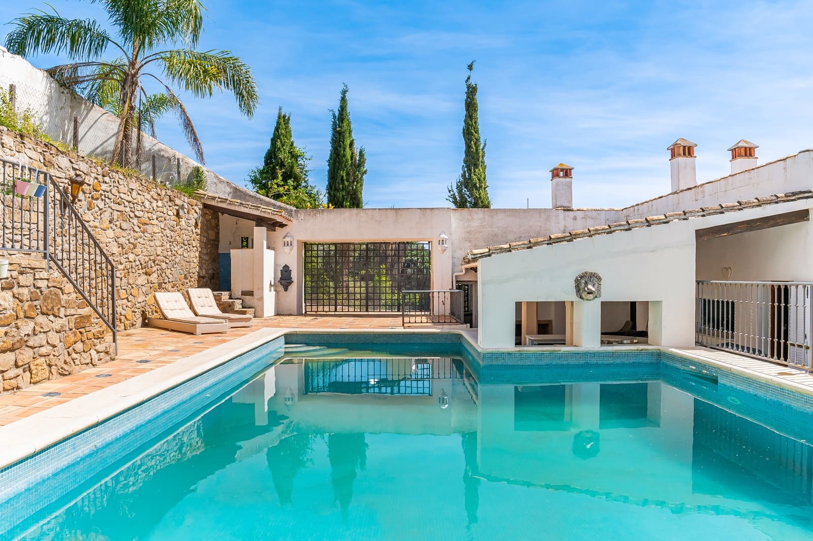 8 sovrum Villa till salu i Benahavis med pool garage - 2 495 000 € (Ref: 9804163)