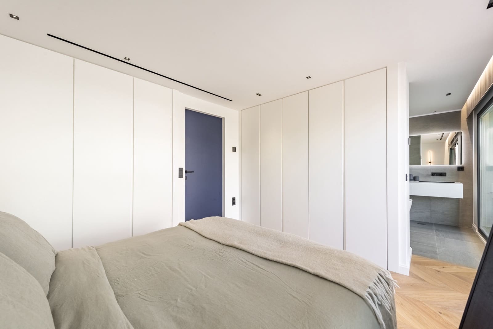 3 sypialnia Apartament na sprzedaż w Marbella z basenem garażem - 1 375 000 € (Ref: 9804164)