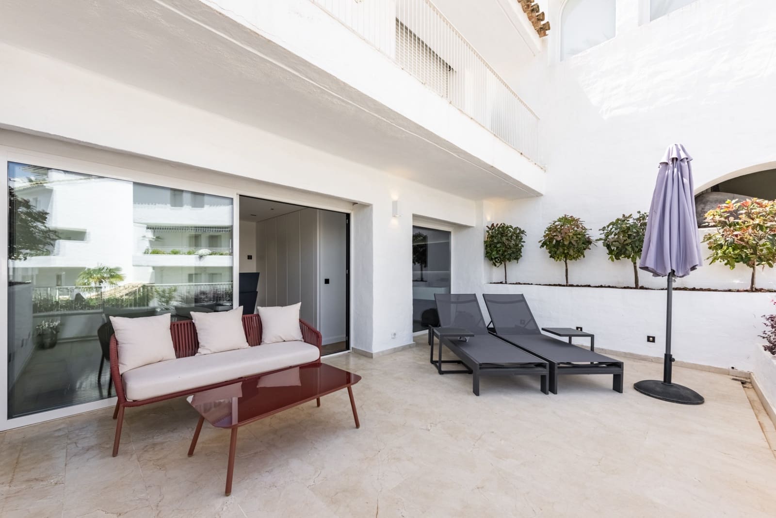 3 sypialnia Apartament na sprzedaż w Marbella z basenem garażem - 1 375 000 € (Ref: 9804164)