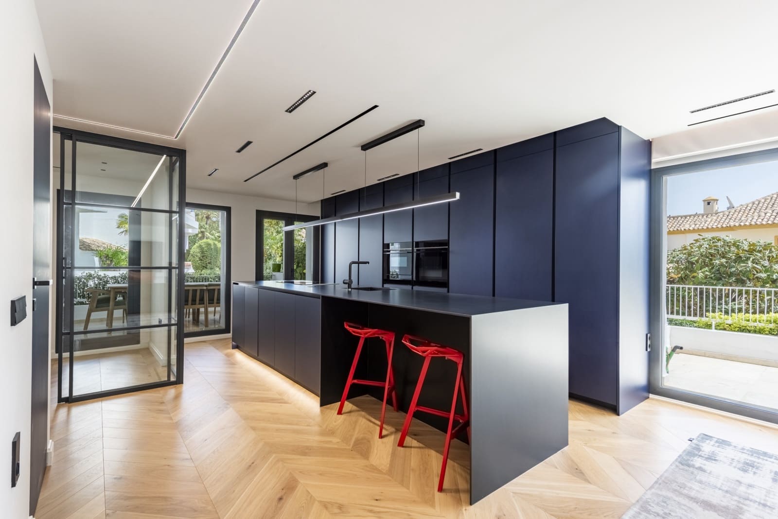 3 sypialnia Apartament na sprzedaż w Marbella z basenem garażem - 1 375 000 € (Ref: 9804164)