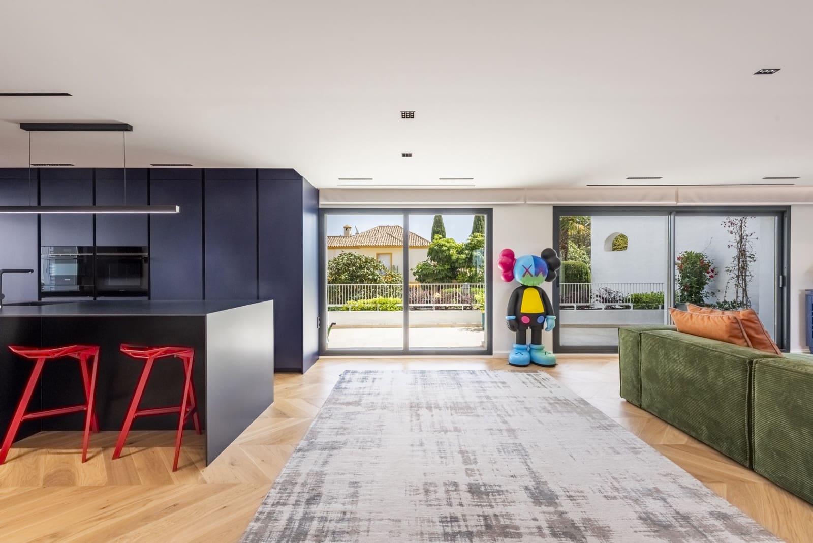 3 sypialnia Apartament na sprzedaż w Marbella z basenem garażem - 1 375 000 € (Ref: 9804164)