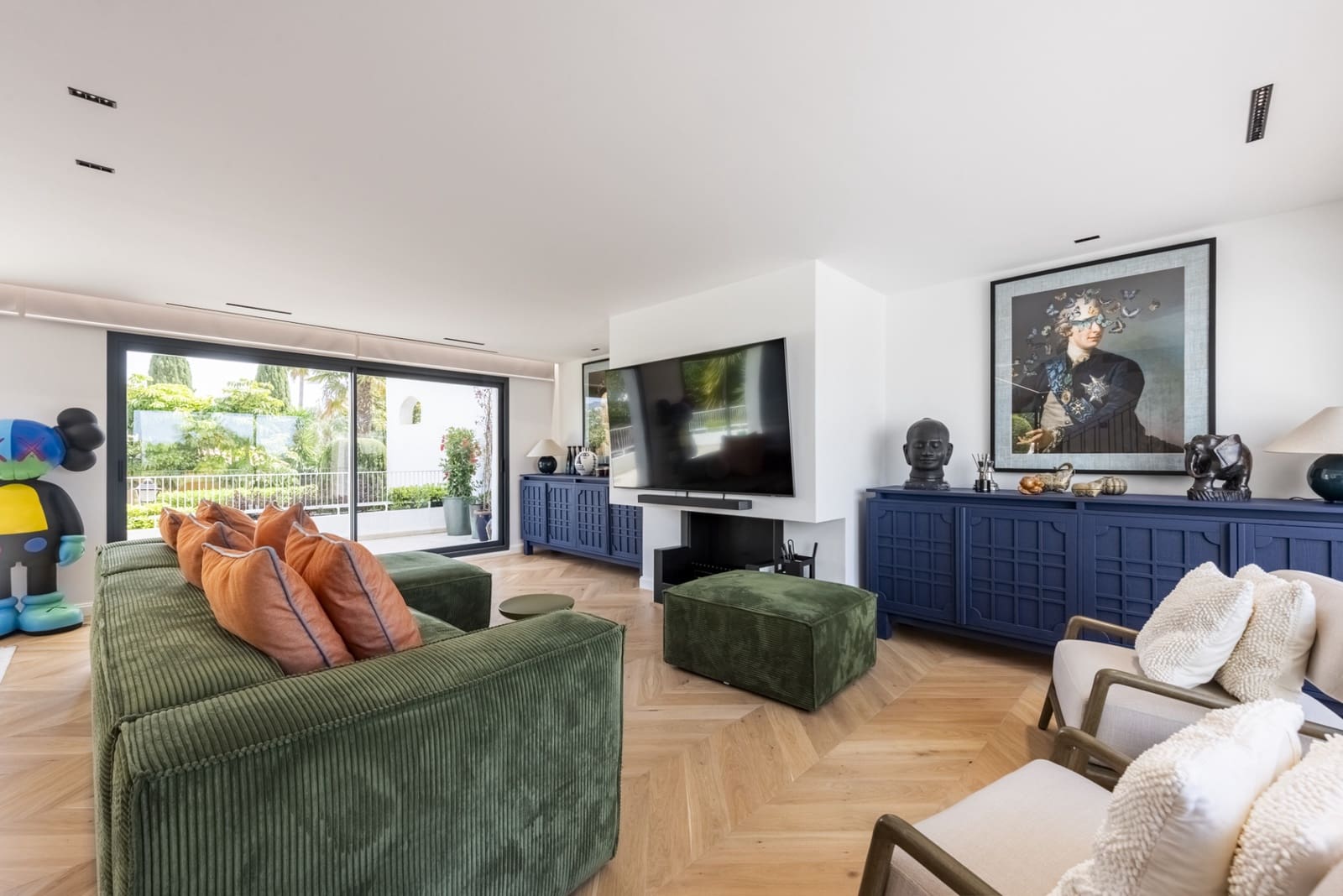 3 sypialnia Apartament na sprzedaż w Marbella z basenem garażem - 1 375 000 € (Ref: 9804164)