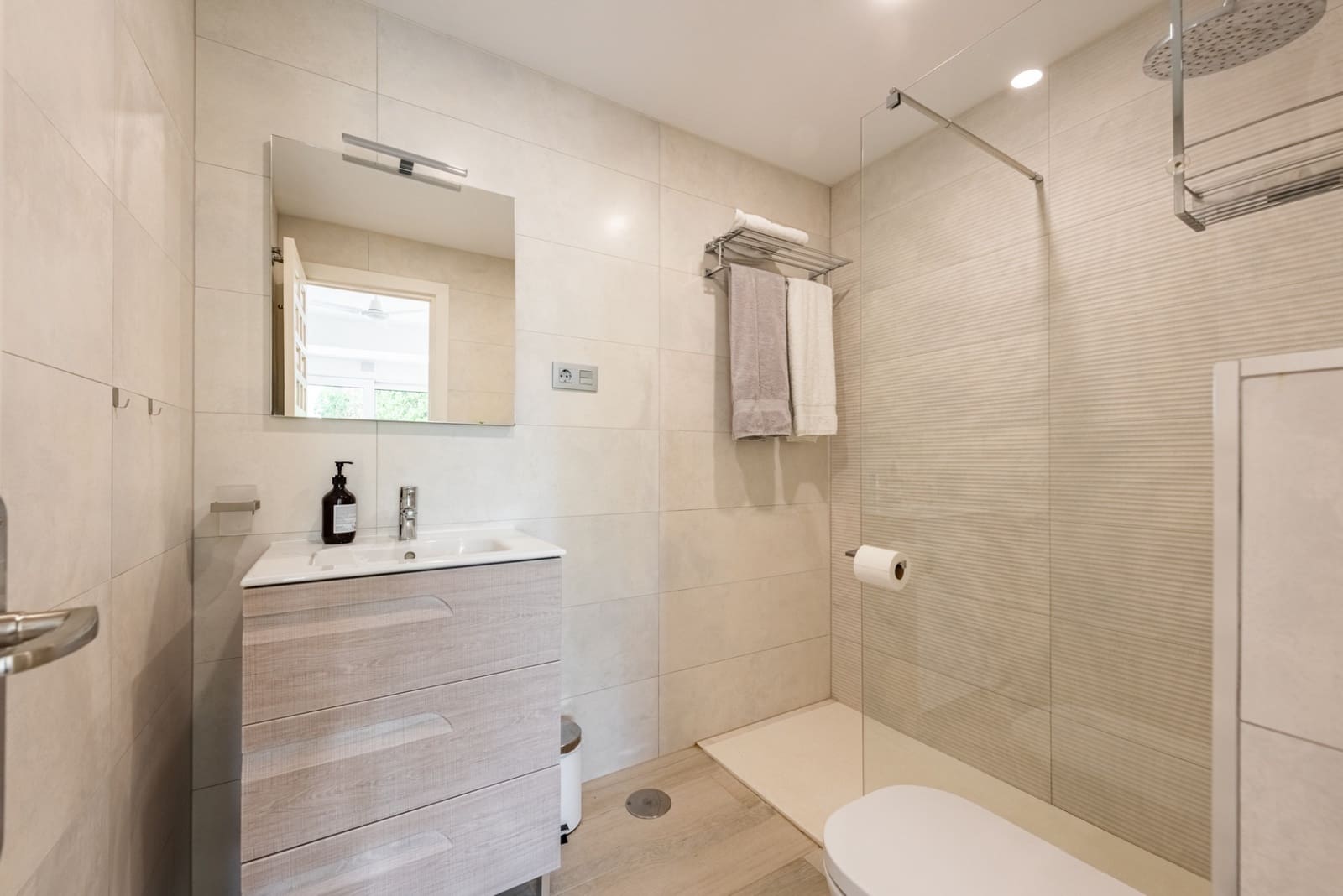 4 camera da letto Villetta Bifamiliare in vendita in Istan con piscina garage - 1.550.000 € (Rif: 9806311)