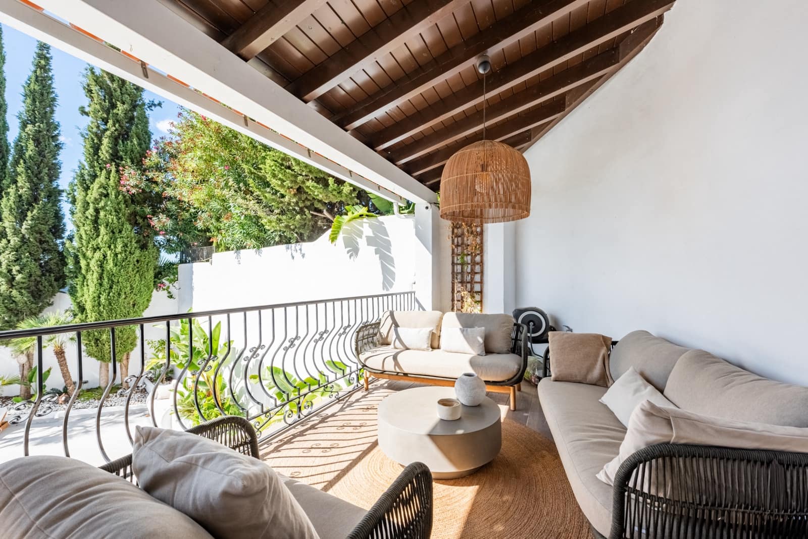 4 camera da letto Villetta Bifamiliare in vendita in Istan con piscina garage - 1.550.000 € (Rif: 9806311)