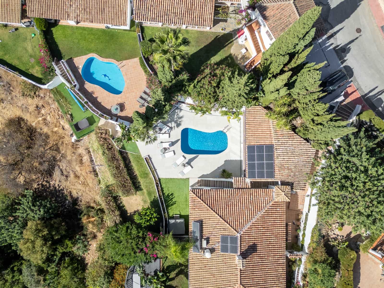 4 camera da letto Villetta Bifamiliare in vendita in Istan con piscina garage - 1.550.000 € (Rif: 9806311)