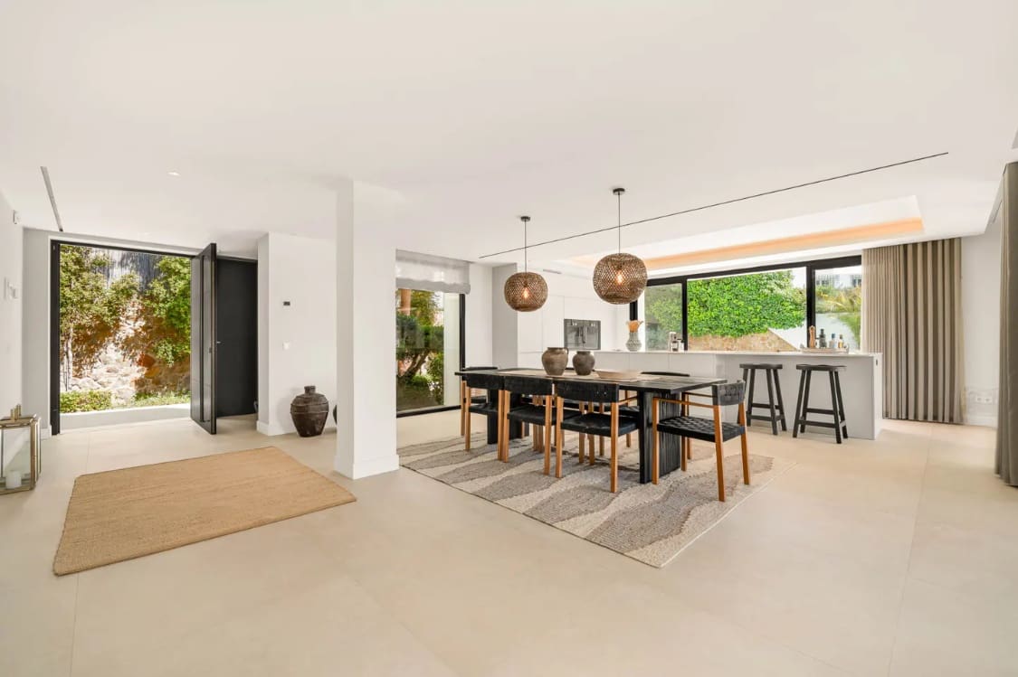 5 slaapkamer Villa te koop in Marbella met zwembad garage - € 3.995.000 (Ref: 9806312)