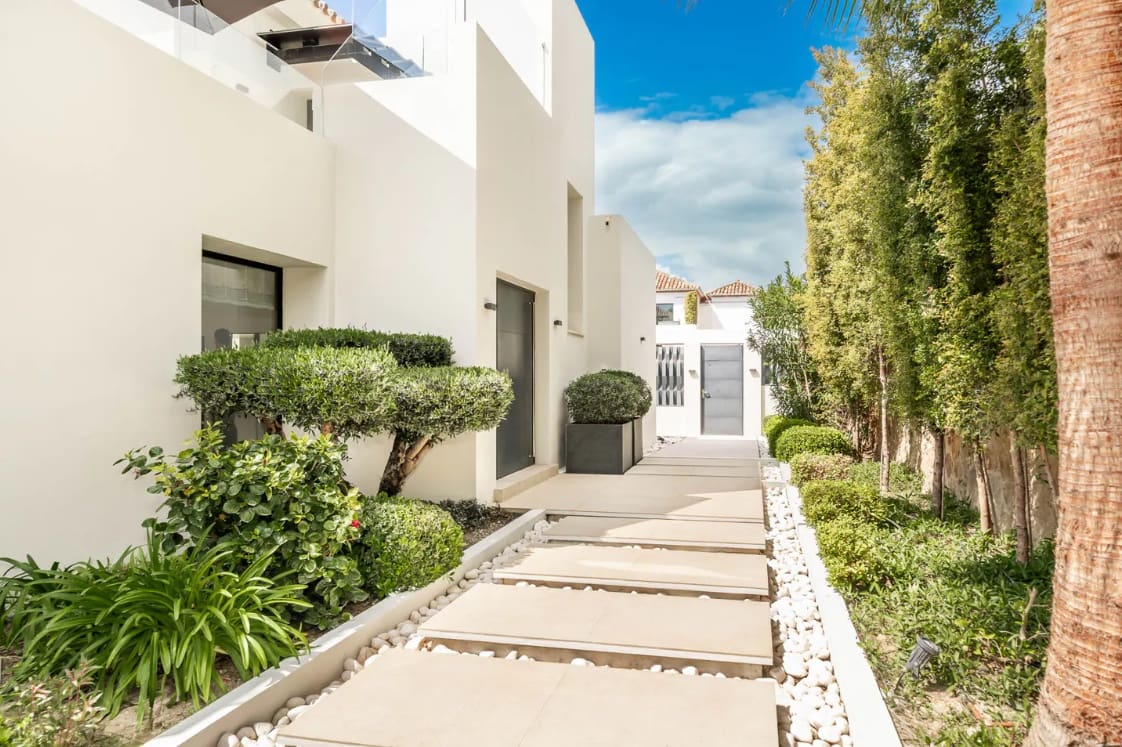 5 slaapkamer Villa te koop in Marbella met zwembad garage - € 3.995.000 (Ref: 9806312)