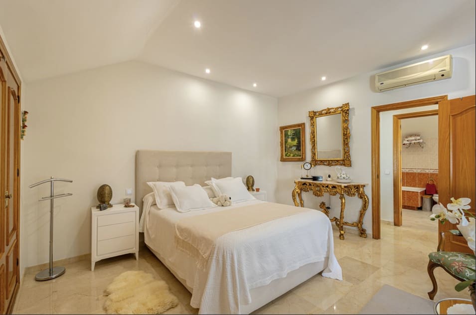 3 quarto Penthouse para venda em Marbella com garagem - 1 350 000 € (Ref: 9807883)