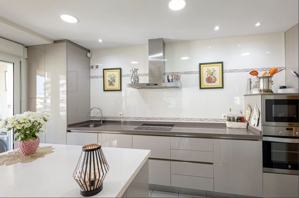 3 quarto Penthouse para venda em Marbella com garagem - 1 350 000 € (Ref: 9807883)