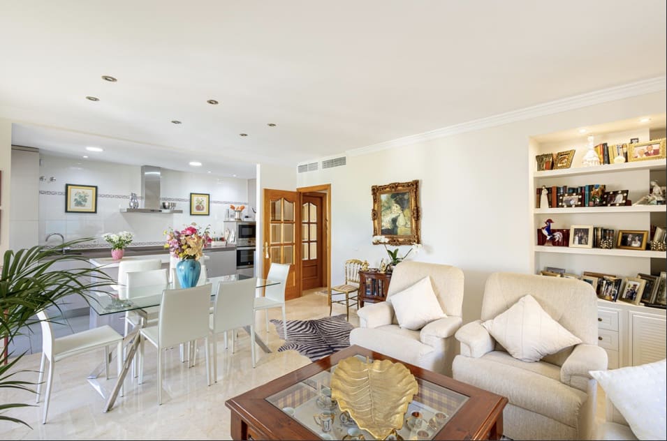 3 quarto Penthouse para venda em Marbella com garagem - 1 350 000 € (Ref: 9807883)